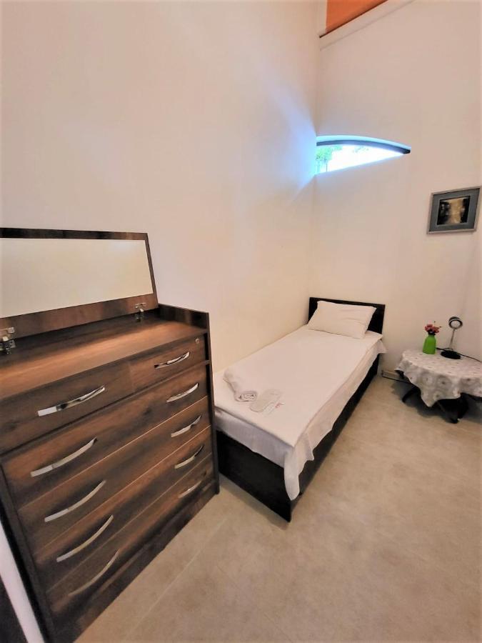 Hostel Near The Square Tbilisi Exterior photo