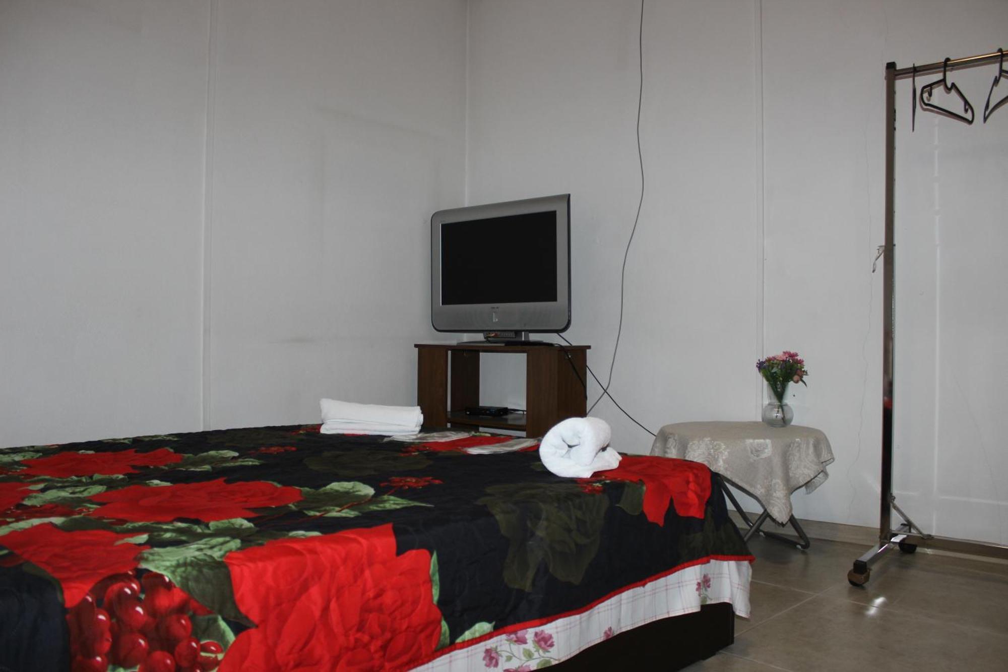 Hostel Near The Square Tbilisi Exterior photo