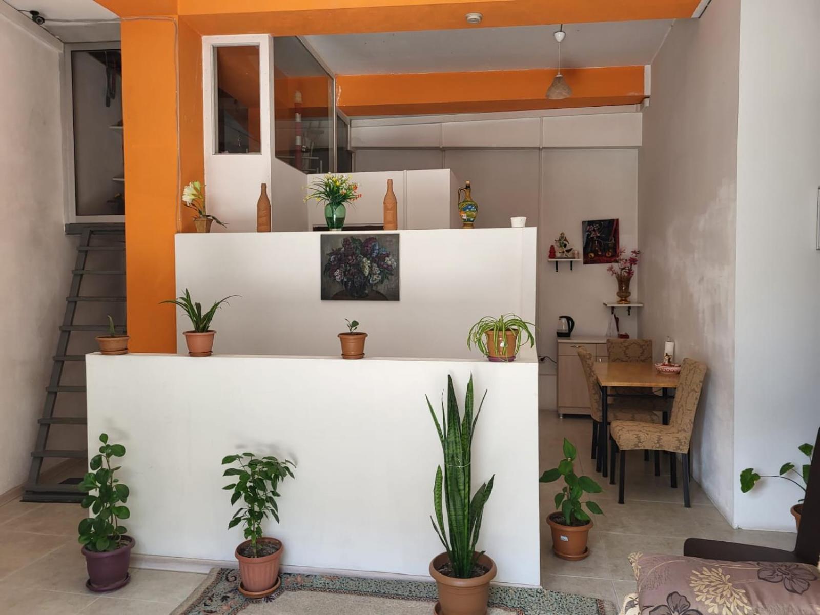 Hostel Near The Square Tbilisi Exterior photo